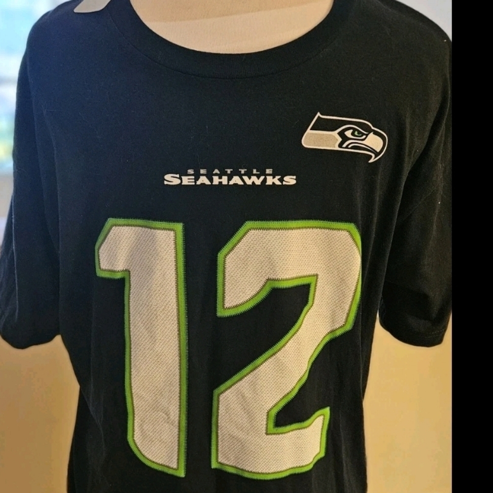 NEW NFL Seattle Seahawks Adult L Ring Spun Short Sleeve T-shirt Navy Blue 12 Fan